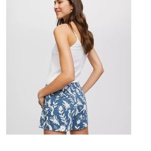 LOFT Peacock Ruffle Pocket Riviera Shorts